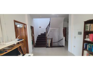 En venta hermosa casa en urbanización privada Manta Beach