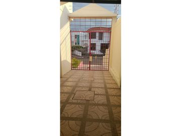 En venta hermosa casa en urbanización privada Manta Beach