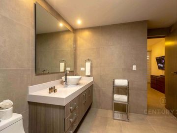 Inversión Perfecta: Hermoso Departamento Amueblado en el Corazón de Playa del Carmen P4366