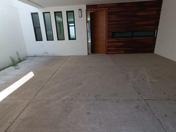Casa en venta con tres habitaciones, jardín y terraza en Tlaxcala