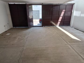 Casa en venta con tres habitaciones, jardín y terraza en Tlaxcala