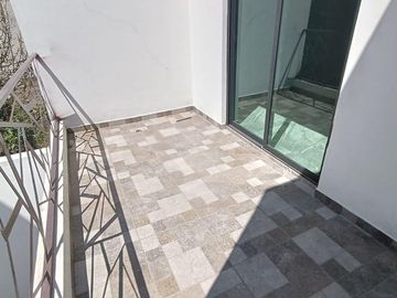 Casa en venta con tres habitaciones, jardín y terraza en Tlaxcala