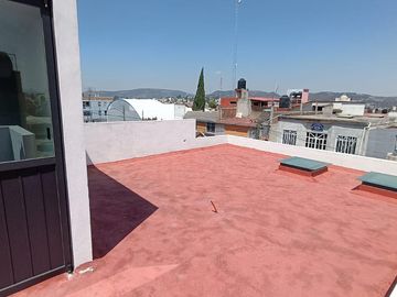 Casa en venta con tres habitaciones, jardín y terraza en Tlaxcala