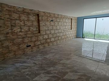 Casa en venta con tres habitaciones, jardín y terraza en Tlaxcala