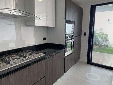 CASA EN VENTA EN LOMAS DE ANGELÓPOLIS III, PARQUE CUERNAVACA, SAN ANDRÉS CHOLULA, PUEBLA.