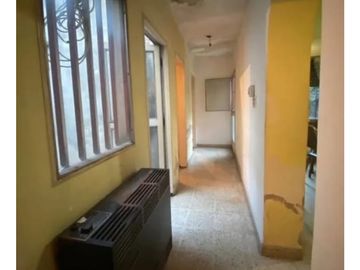 2 VIVIENDAS CON LOCAL SOBRE CARLOS CASARES