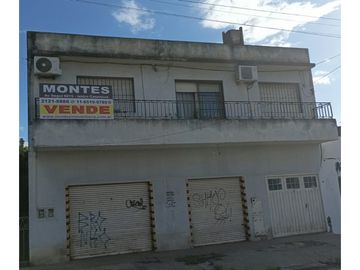 2 VIVIENDAS CON LOCAL SOBRE CARLOS CASARES
