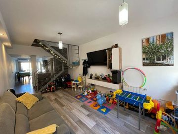 Triplex en venta en Villa Luzuriaga