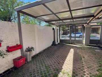 Triplex en venta en Villa Luzuriaga