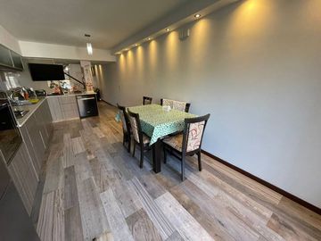 Triplex en venta en Villa Luzuriaga