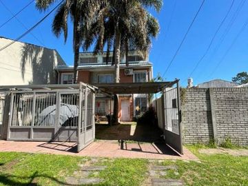 Triplex en venta en Villa Luzuriaga