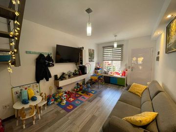 Triplex en venta en Villa Luzuriaga