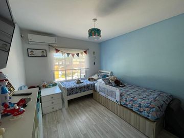 Triplex en venta en Villa Luzuriaga