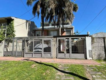 Triplex en venta en Villa Luzuriaga