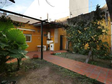 HERMOSA CASA FLORESTA  5 AMB C QUINCHO !