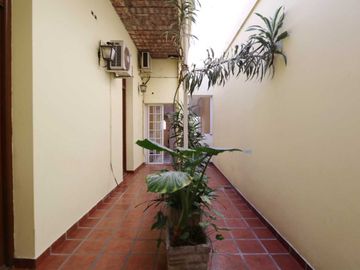 HERMOSA CASA FLORESTA  5 AMB C QUINCHO !