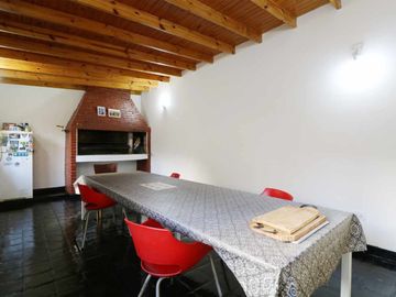 HERMOSA CASA FLORESTA  5 AMB C QUINCHO !