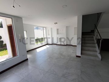 CASA DE VENTA EN POMASQUI