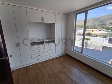 CASA DE VENTA EN POMASQUI
