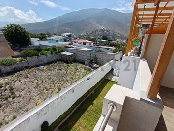 CASA DE VENTA EN POMASQUI