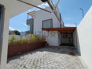 CASA DE VENTA EN POMASQUI