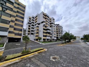 En Venta departamento en Balcones del Norte de 135m2 al norte de Quito