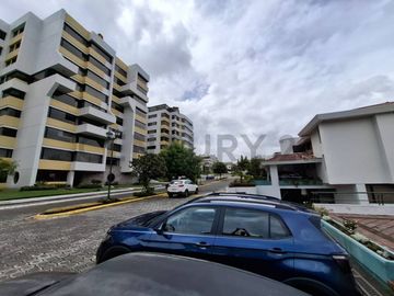 En Venta departamento en Balcones del Norte de 135m2 al norte de Quito