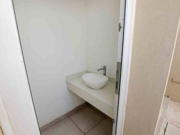 VENTA CASA FONDO A LA LAGUNA LA PROVIDENCIACanning