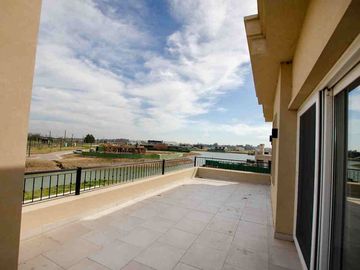 VENTA CASA FONDO A LA LAGUNA LA PROVIDENCIACanning
