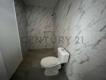 VENTA DE HERMOSA CASA CON VISTA AL MAR