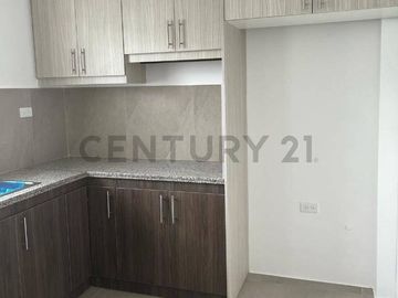 VENTA DE HERMOSA CASA CON VISTA AL MAR