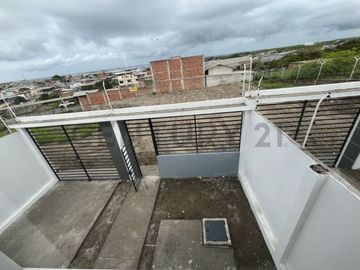 VENTA DE HERMOSA CASA CON VISTA AL MAR