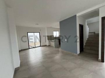 VENTA DE HERMOSA CASA CON VISTA AL MAR