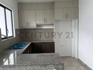 VENTA DE HERMOSA CASA CON VISTA AL MAR