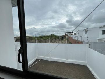 VENTA DE HERMOSA CASA CON VISTA AL MAR