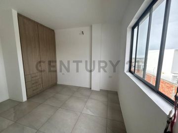VENDO CASA COMPLETAMENTE NUEVA EN LOS ESTEROS DE MANTA
