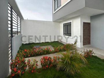 VENDO CASA COMPLETAMENTE NUEVA EN LOS ESTEROS DE MANTA