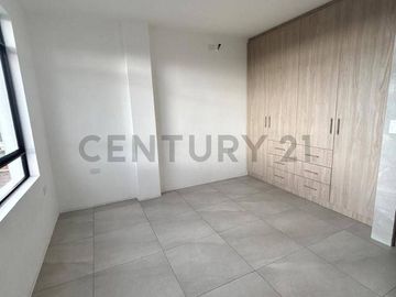 VENDO CASA COMPLETAMENTE NUEVA EN LOS ESTEROS DE MANTA