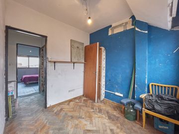 Venta PH 3 ambientes cochera Olivos a refaccionar