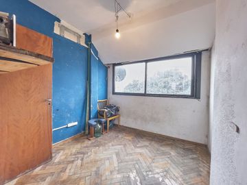 Venta PH 3 ambientes cochera Olivos a refaccionar