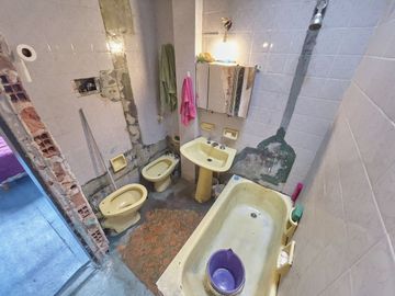 Venta PH 3 ambientes cochera Olivos a refaccionar