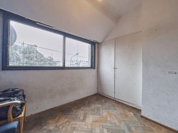 Venta PH 3 ambientes cochera Olivos a refaccionar