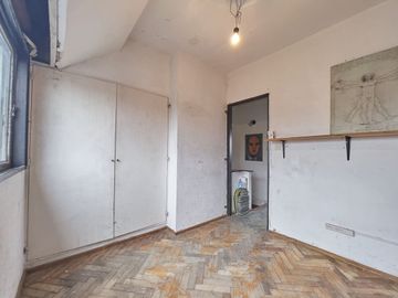 Venta PH 3 ambientes cochera Olivos a refaccionar