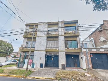 Venta PH 3 ambientes cochera Olivos a refaccionar