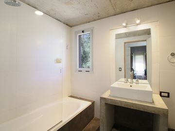 EL ADUAR CASA 4 AMB DEP PILETA ZARATE