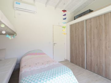 EL ADUAR CASA 4 AMB DEP PILETA ZARATE