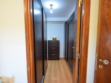 Venta casa 5 ambientes, con gran parque y garaje