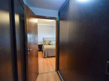 Venta casa 5 ambientes, con gran parque y garaje