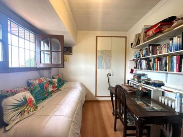 Venta casa 5 ambientes, con gran parque y garaje