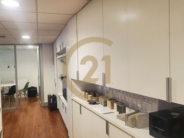 Inversionistas - Oficina Santa Beatriz Providencia